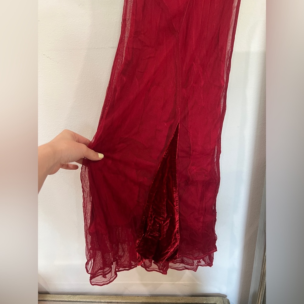 VINTAGE RED DRESS - Picture 2 of 5